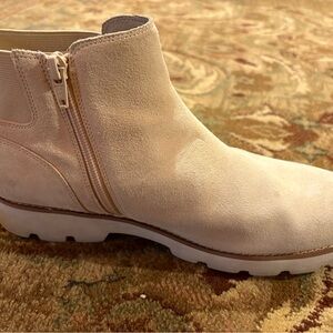 Vionic Tan Ankle Booties